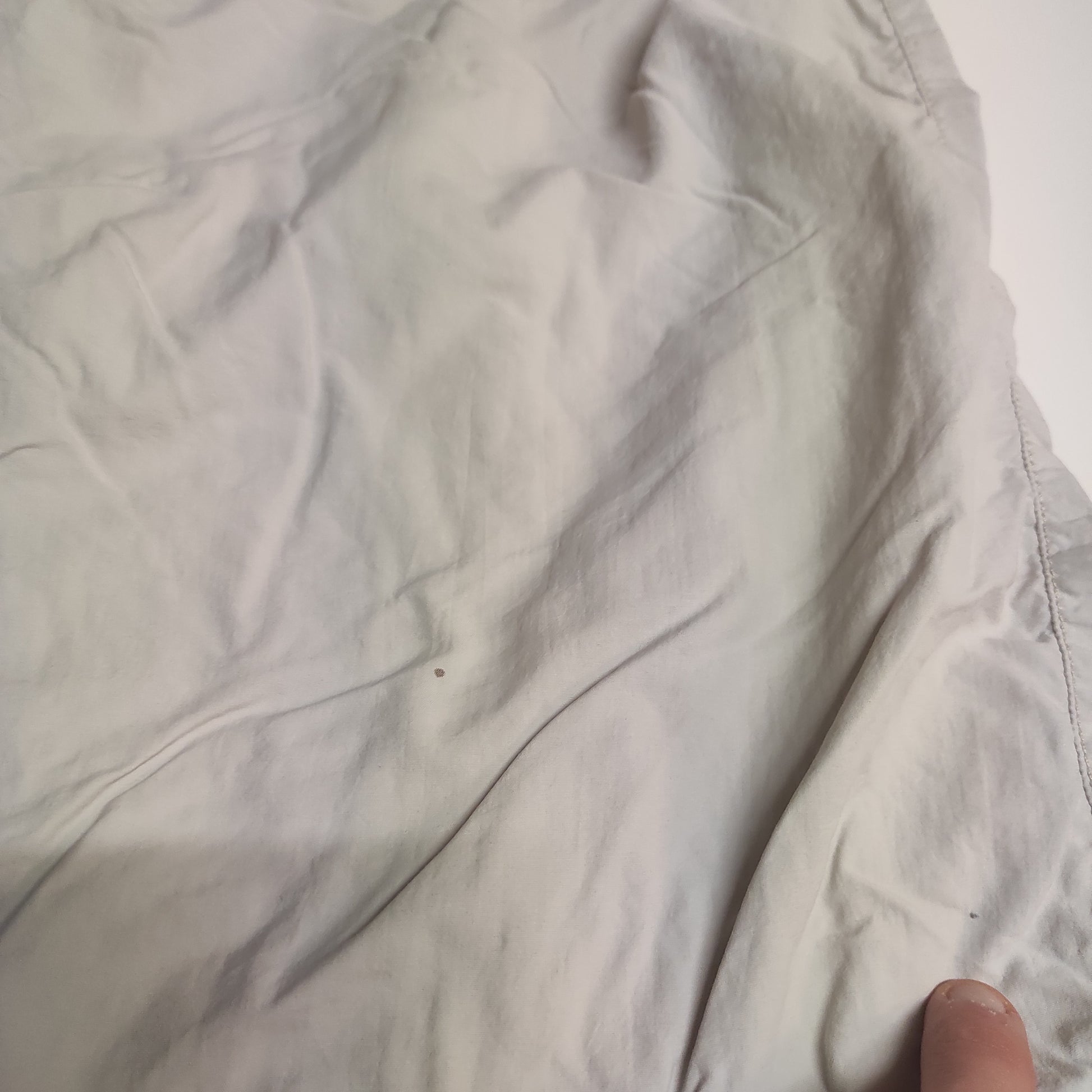 Entdecke unsere Vintage Track Pants von Nike und anderen Marken, erhältlich bei Valuxery.de - Dein Shop für trendige Vintage - Kleidung. Unsere Track Pants sind aus hochwertigen Materialien und