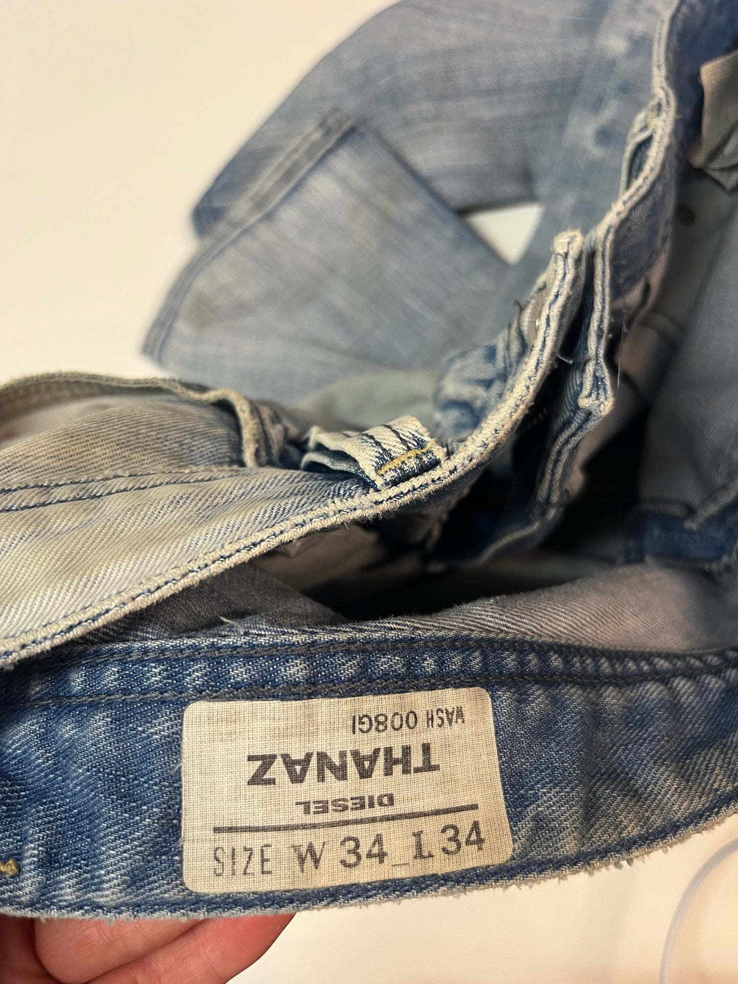 Entdecke unsere Vintage Track Pants von Nike und anderen Marken, erhältlich bei Valuxery.de - Dein Shop für trendige Vintage - Kleidung. Unsere Track Pants sind aus hochwertigen Materialien und