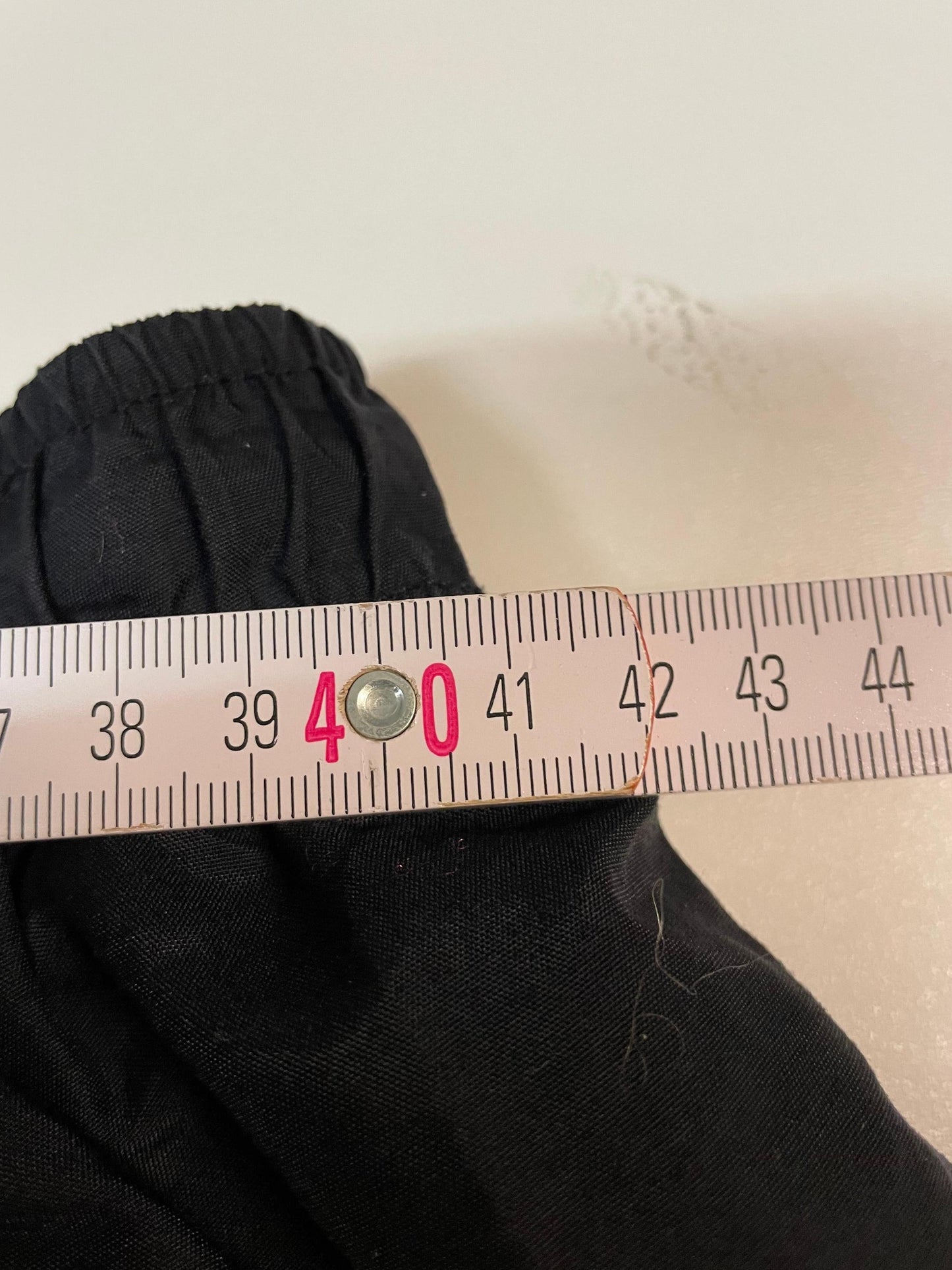 Entdecke unsere Vintage Track Pants von Nike und anderen Marken, erhältlich bei Valuxery.de - Dein Shop für trendige Vintage - Kleidung. Unsere Track Pants sind aus hochwertigen Materialien und