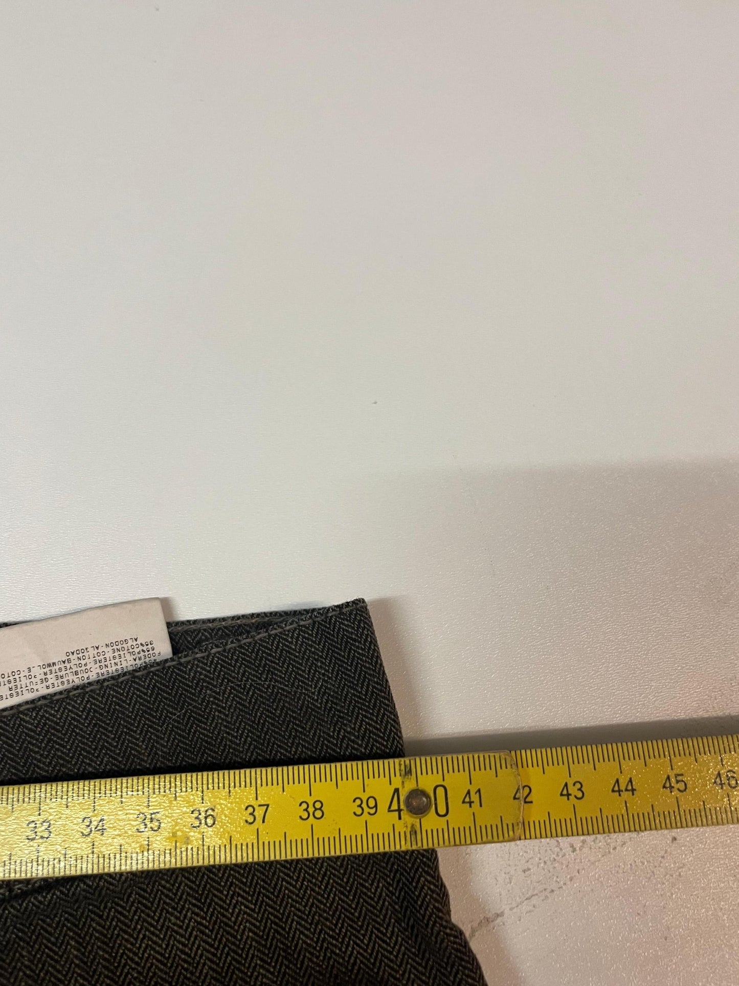Entdecke unsere Vintage Track Pants von Nike und anderen Marken, erhältlich bei Valuxery.de - Dein Shop für trendige Vintage - Kleidung. Unsere Track Pants sind aus hochwertigen Materialien und