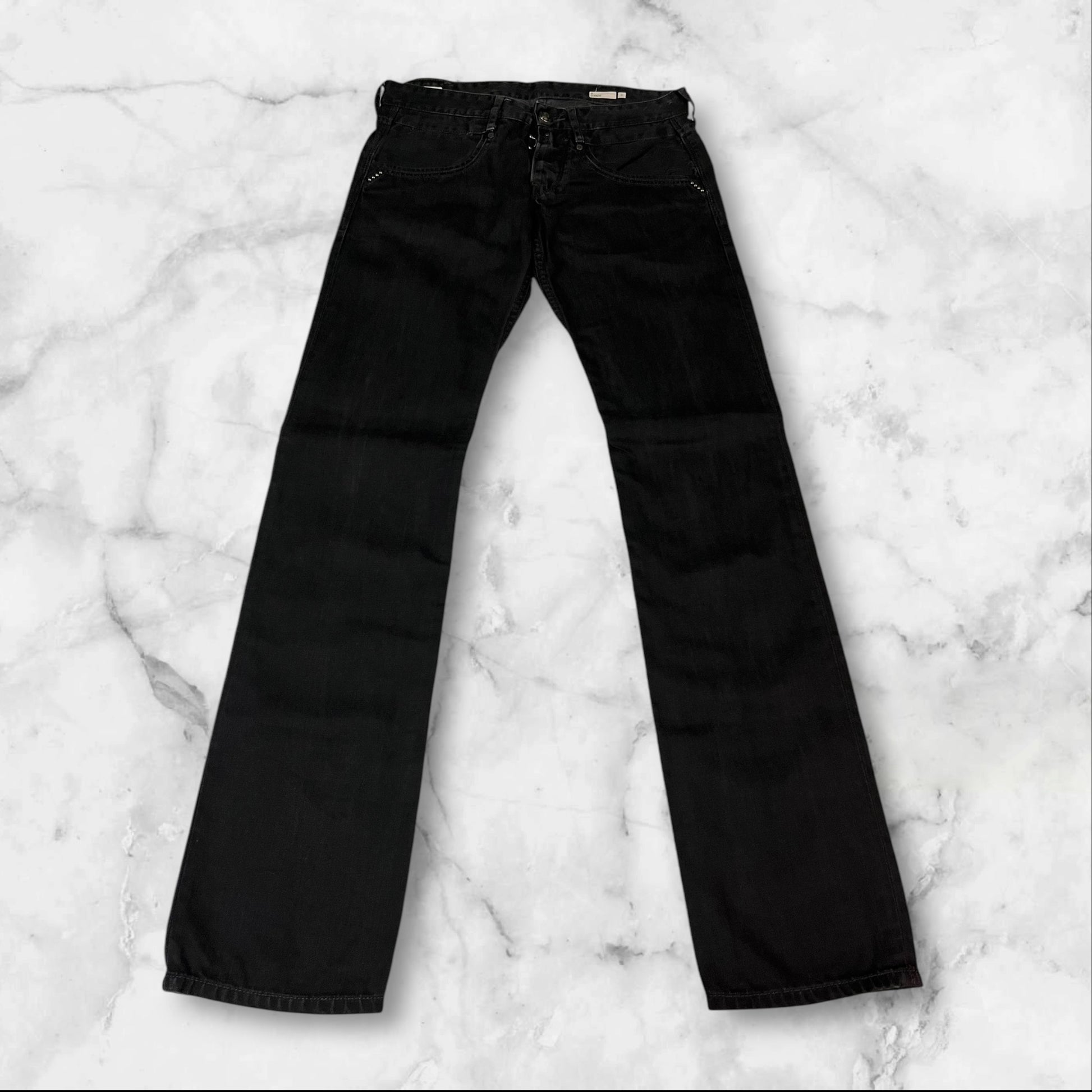 Entdecke unsere Vintage Track Pants von Nike und anderen Marken, erhältlich bei Valuxery.de - Dein Shop für trendige Vintage - Kleidung. Unsere Track Pants sind aus hochwertigen Materialien und