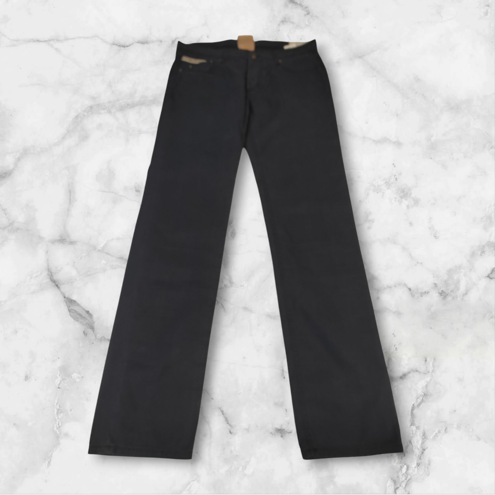 Entdecke unsere Vintage Track Pants von Nike und anderen Marken, erhältlich bei Valuxery.de - Dein Shop für trendige Vintage - Kleidung. Unsere Track Pants sind aus hochwertigen Materialien und