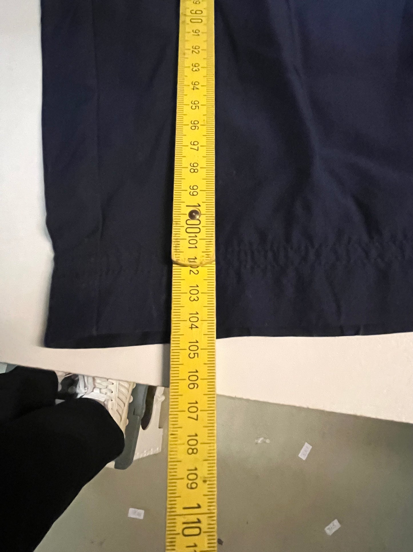 Entdecke unsere Vintage Track Pants von Nike und anderen Marken, erhältlich bei Valuxery.de - Dein Shop für trendige Vintage - Kleidung. Unsere Track Pants sind aus hochwertigen Materialien und