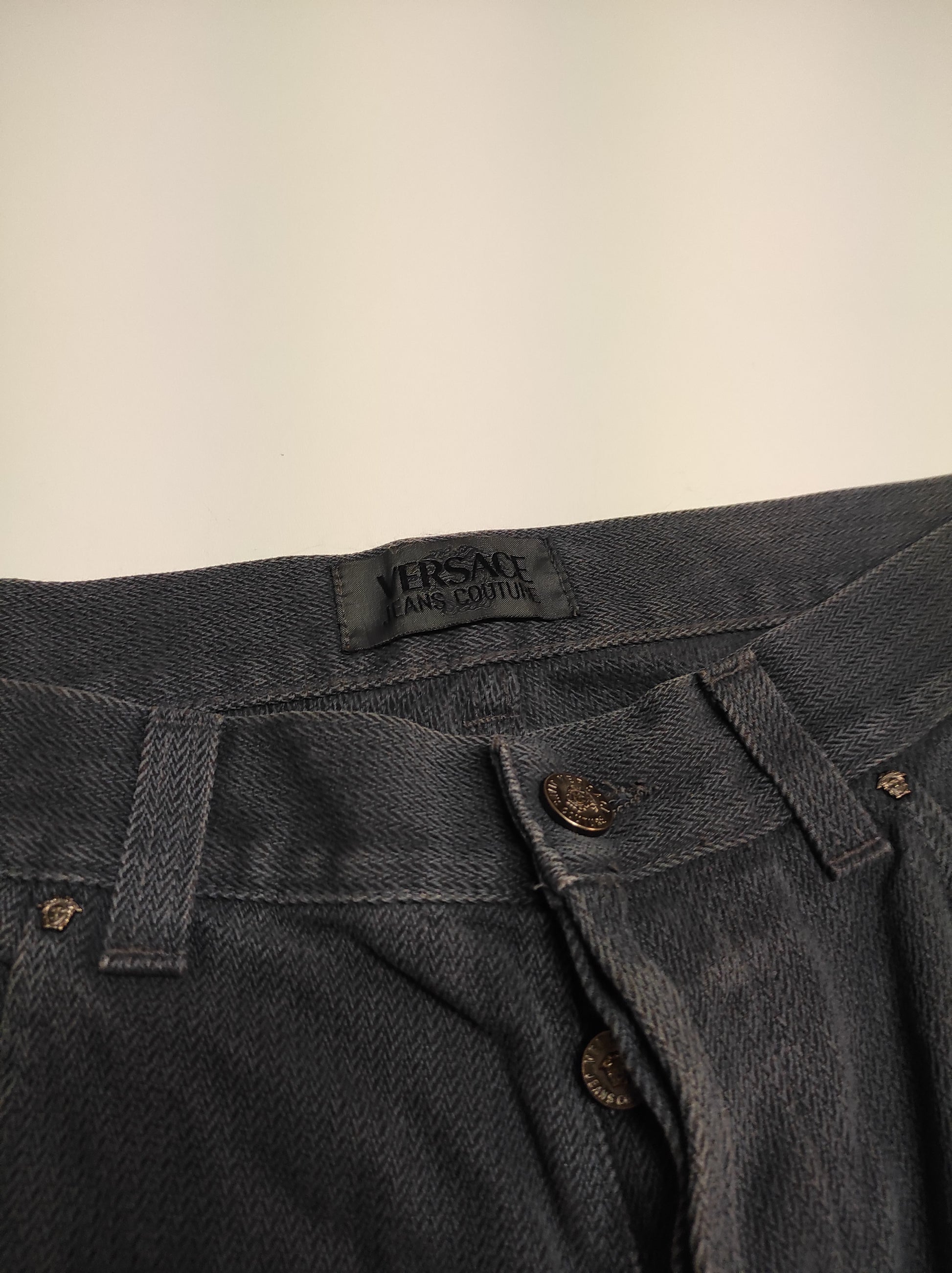 Entdecke unsere Vintage Track Pants von Nike und anderen Marken, erhältlich bei Valuxery.de - Dein Shop für trendige Vintage - Kleidung. Unsere Track Pants sind aus hochwertigen Materialien und