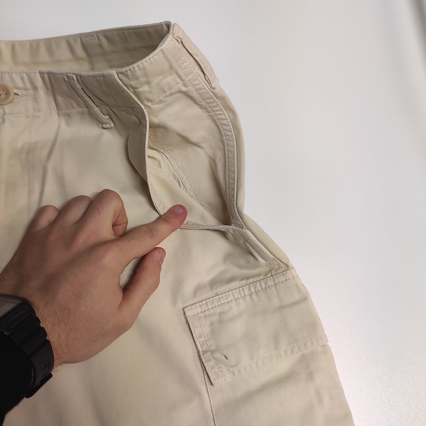 Entdecke unsere Vintage Track Pants von Nike und anderen Marken, erhältlich bei Valuxery.de - Dein Shop für trendige Vintage - Kleidung. Unsere Track Pants sind aus hochwertigen Materialien und