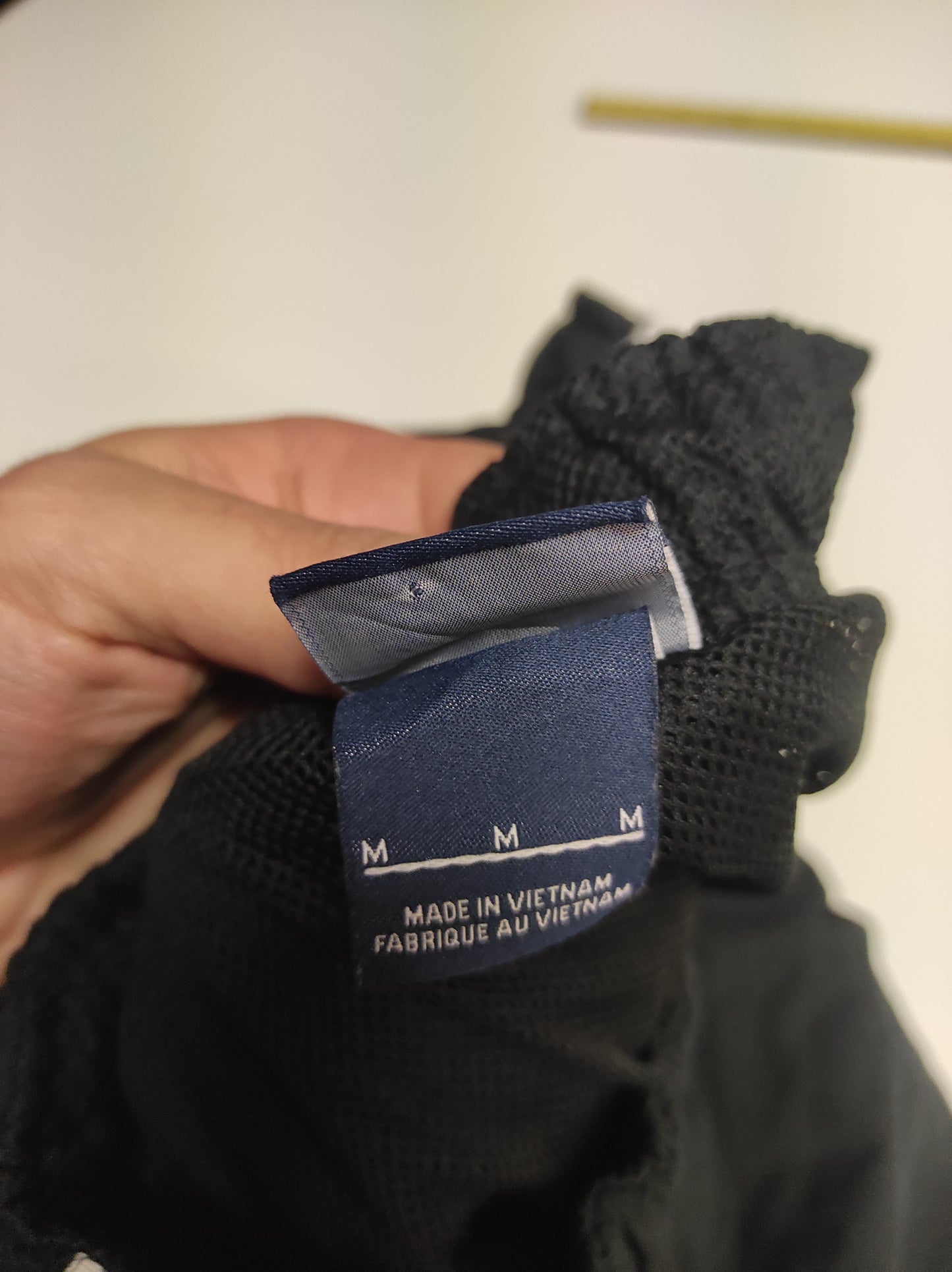 Entdecke unsere Vintage Track Pants von Nike und anderen Marken, erhältlich bei Valuxery.de - Dein Shop für trendige Vintage - Kleidung. Unsere Track Pants sind aus hochwertigen Materialien und