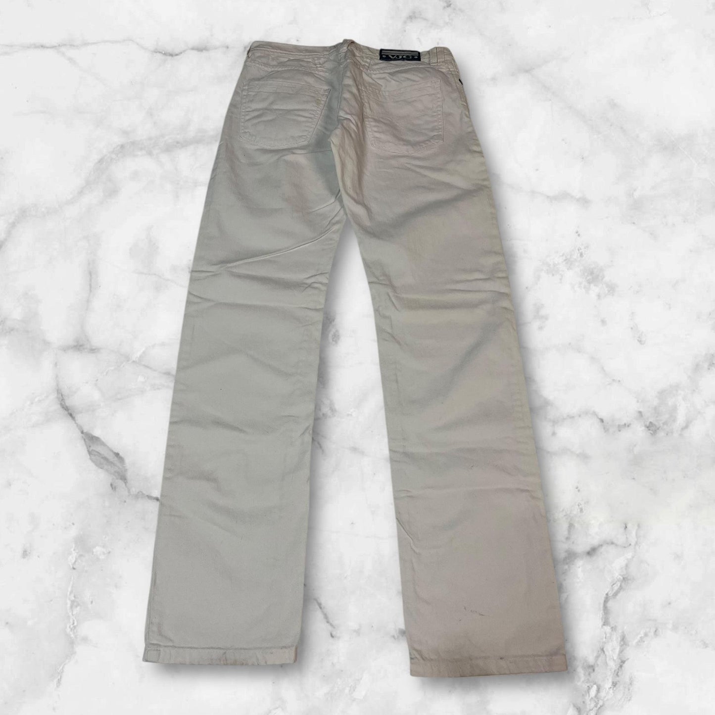 Entdecke unsere Vintage Track Pants von Nike und anderen Marken, erhältlich bei Valuxery.de - Dein Shop für trendige Vintage - Kleidung. Unsere Track Pants sind aus hochwertigen Materialien und