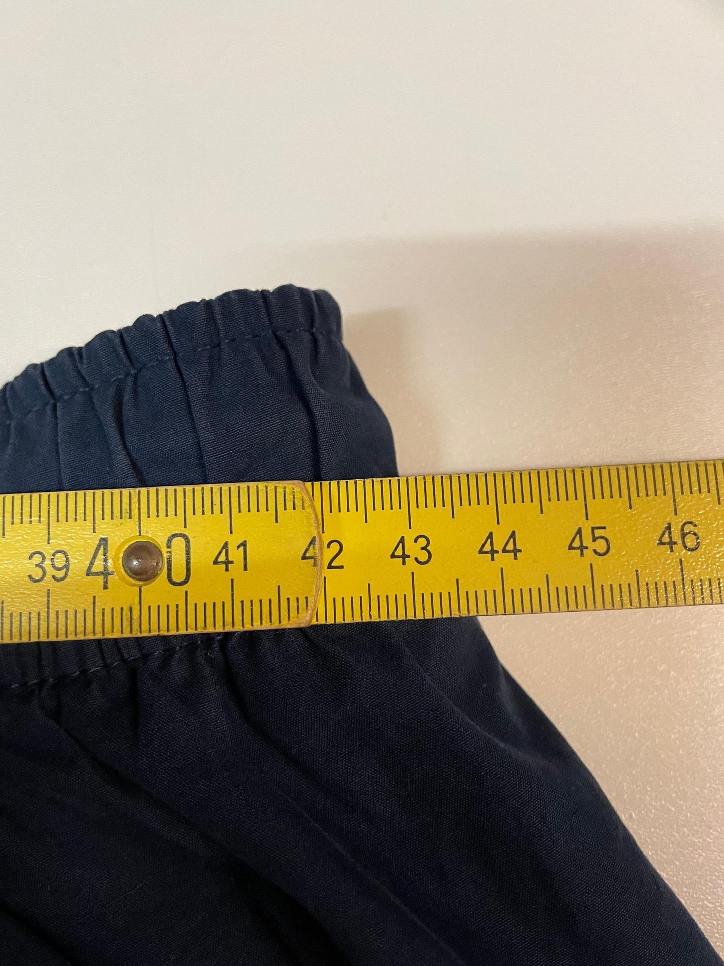 Entdecke unsere Vintage Track Pants von Nike und anderen Marken, erhältlich bei Valuxery.de - Dein Shop für trendige Vintage - Kleidung. Unsere Track Pants sind aus hochwertigen Materialien und