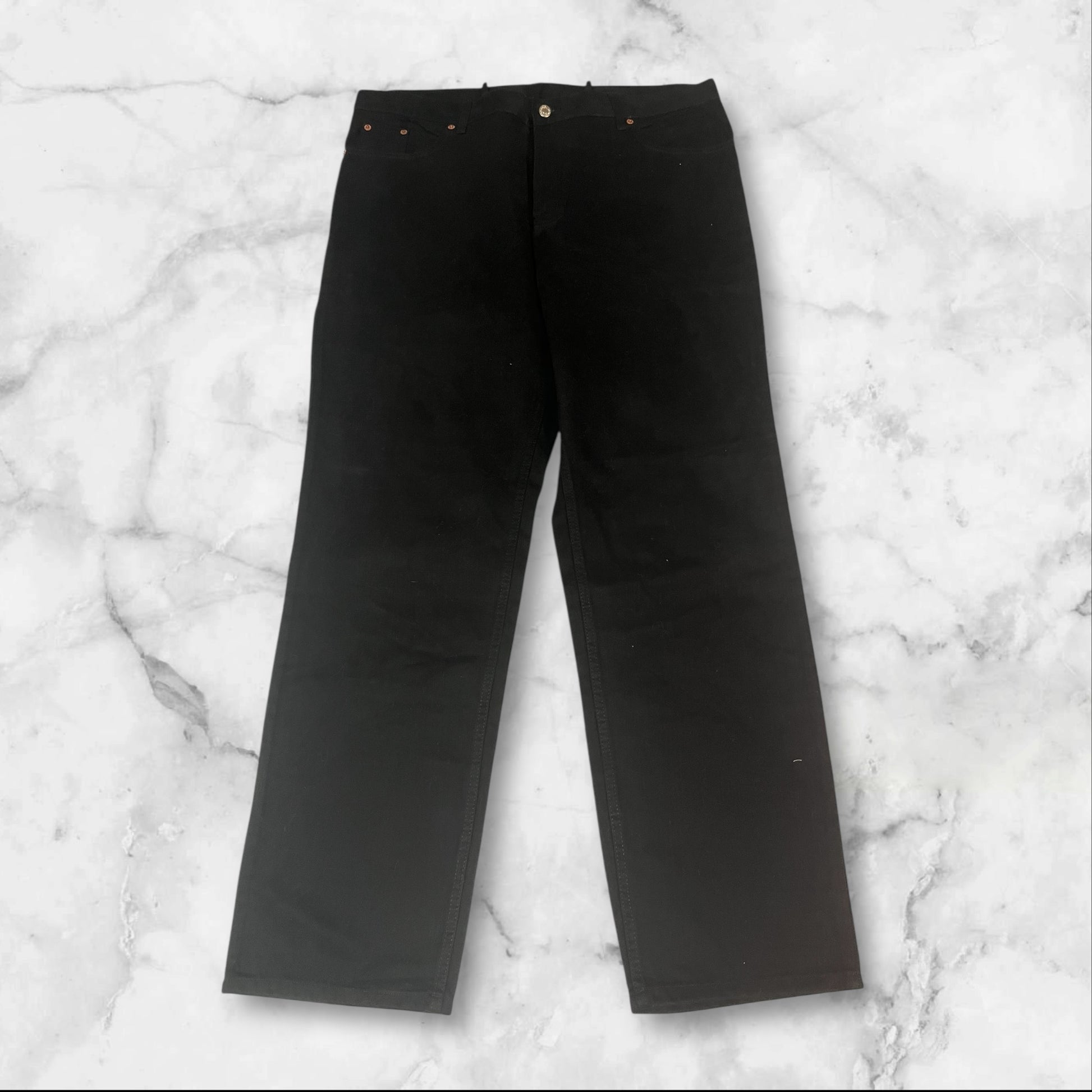 Entdecke unsere Vintage Track Pants von Nike und anderen Marken, erhältlich bei Valuxery.de - Dein Shop für trendige Vintage - Kleidung. Unsere Track Pants sind aus hochwertigen Materialien und
