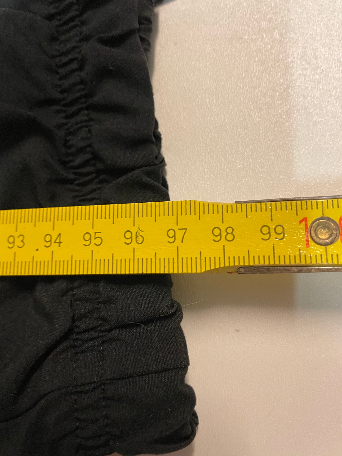 Entdecke unsere Vintage Track Pants von Nike und anderen Marken, erhältlich bei Valuxery.de - Dein Shop für trendige Vintage - Kleidung. Unsere Track Pants sind aus hochwertigen Materialien und