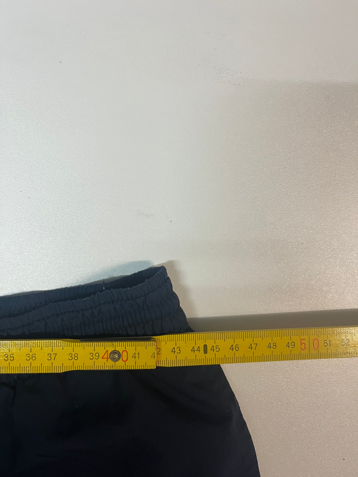 Entdecke unsere Vintage Track Pants von Nike und anderen Marken, erhältlich bei Valuxery.de - Dein Shop für trendige Vintage - Kleidung. Unsere Track Pants sind aus hochwertigen Materialien und