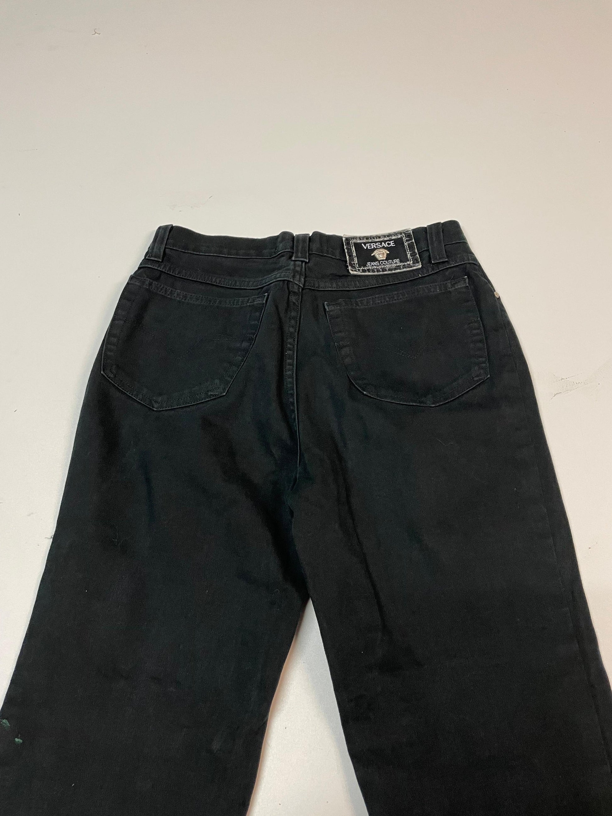 Entdecke unsere Vintage Track Pants von Nike und anderen Marken, erhältlich bei Valuxery.de - Dein Shop für trendige Vintage - Kleidung. Unsere Track Pants sind aus hochwertigen Materialien und