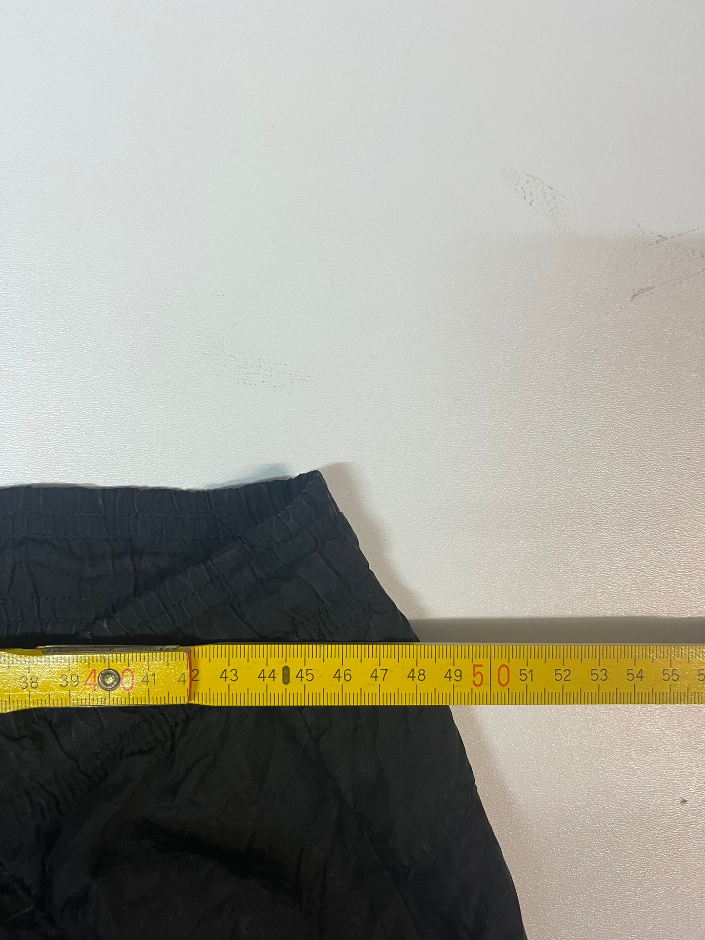 Entdecke unsere Vintage Track Pants von Nike und anderen Marken, erhältlich bei Valuxery.de - Dein Shop für trendige Vintage - Kleidung. Unsere Track Pants sind aus hochwertigen Materialien und