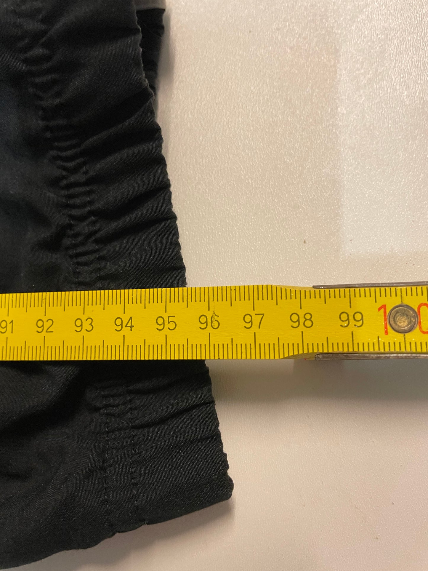 Entdecke unsere Vintage Track Pants von Nike und anderen Marken, erhältlich bei Valuxery.de - Dein Shop für trendige Vintage - Kleidung. Unsere Track Pants sind aus hochwertigen Materialien und