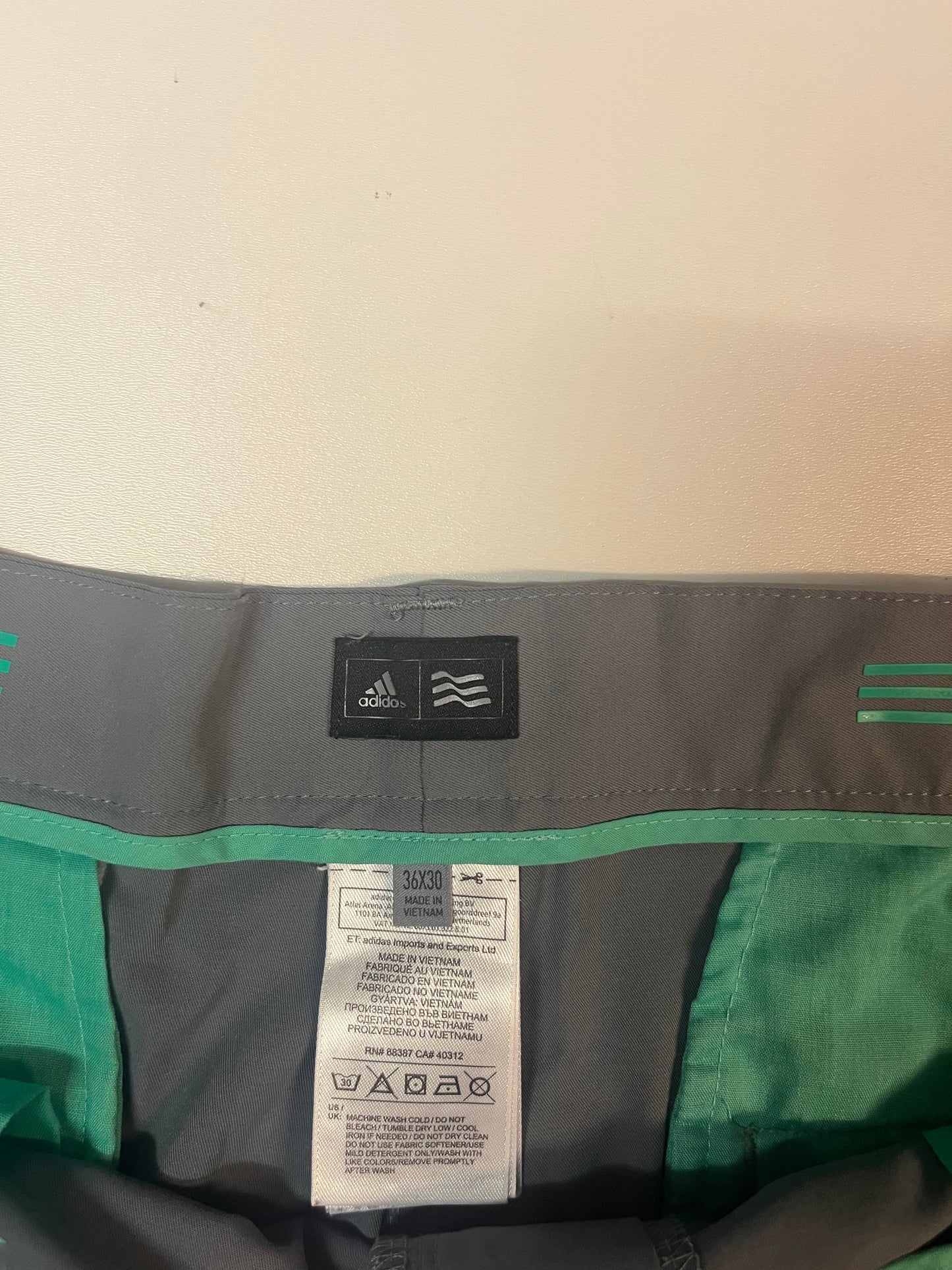 Vintage Adidas Trackpants 36/30 3241