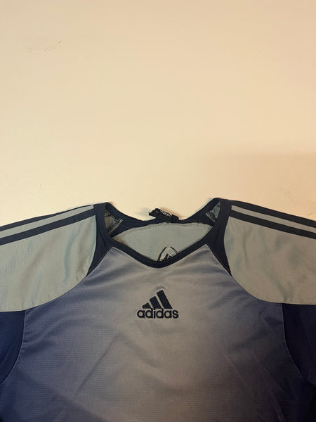 Vintage Adidas Tshirt M fit L 2190