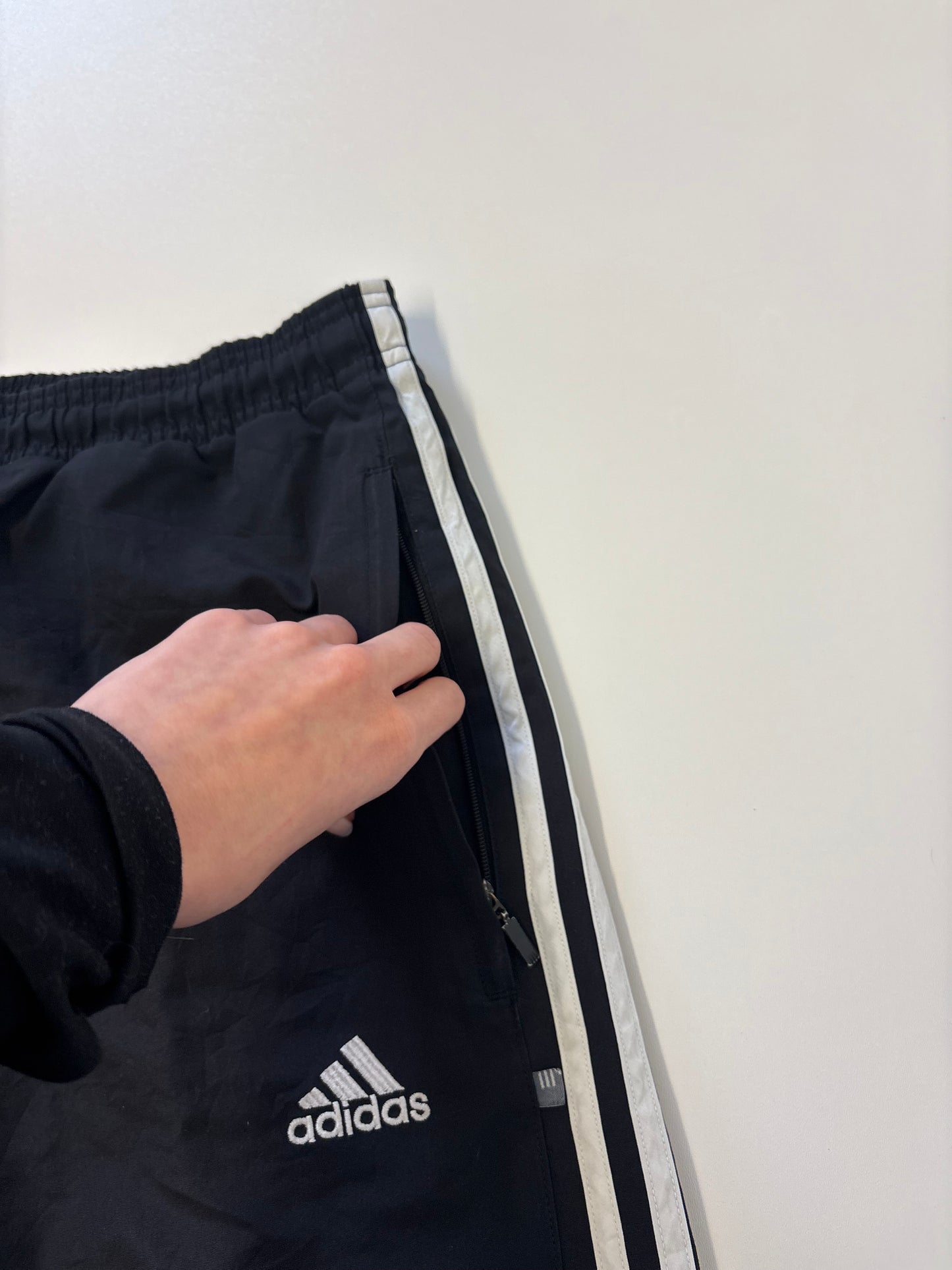 Adidas Vintage Trackpants S baggy Bund innen beschädigt 6880