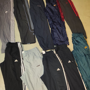 16 Trackpants