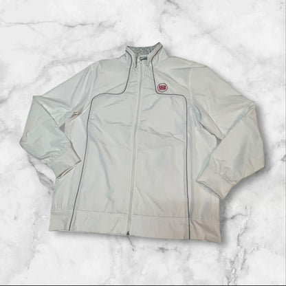 Entdecke unsere Vintage Track Pants von Nike und anderen Marken, erhältlich bei Valuxery.de - Dein Shop für trendige Vintage - Kleidung. Unsere Track Pants sind aus hochwertigen Materialien und