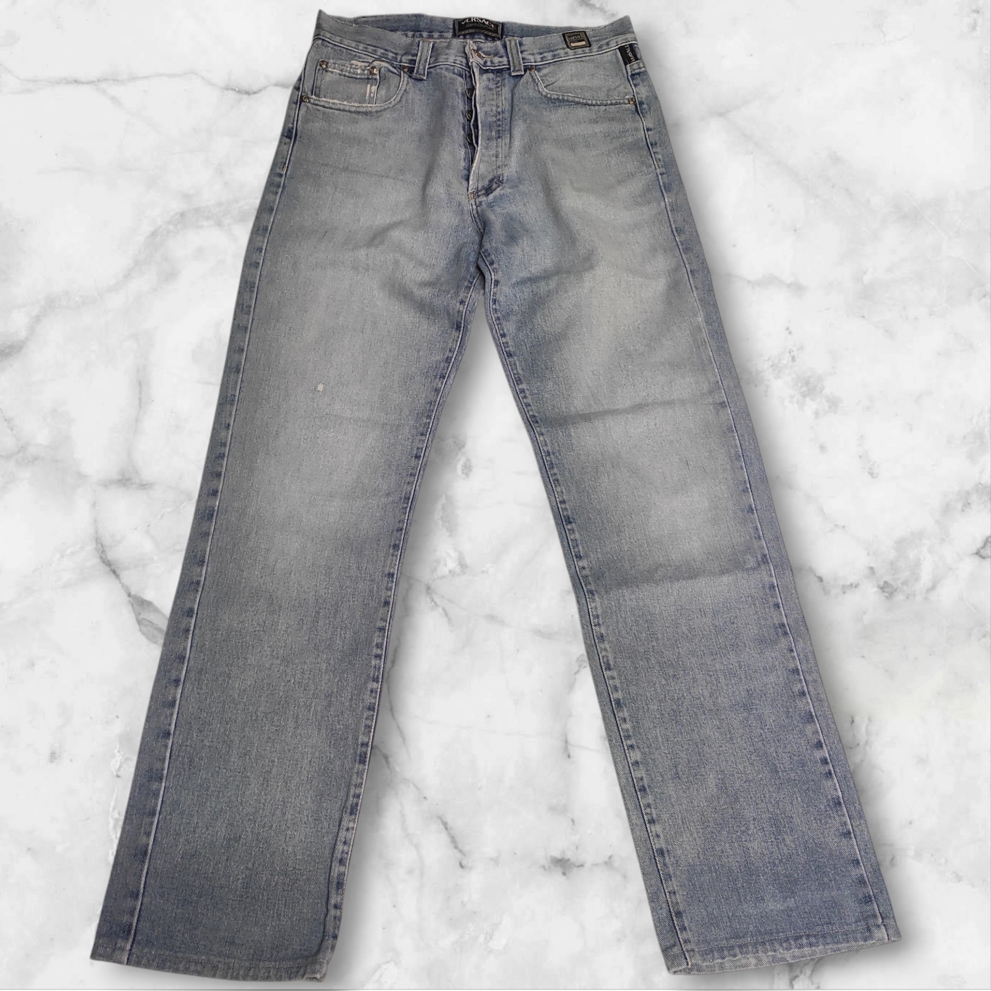 Entdecke unsere Vintage Track Pants von Nike und anderen Marken, erhältlich bei Valuxery.de - Dein Shop für trendige Vintage - Kleidung. Unsere Track Pants sind aus hochwertigen Materialien und