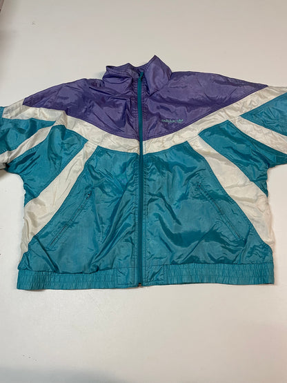 Entdecke unsere Vintage Track Pants von Nike und anderen Marken, erhältlich bei Valuxery.de - Dein Shop für trendige Vintage - Kleidung. Unsere Track Pants sind aus hochwertigen Materialien und