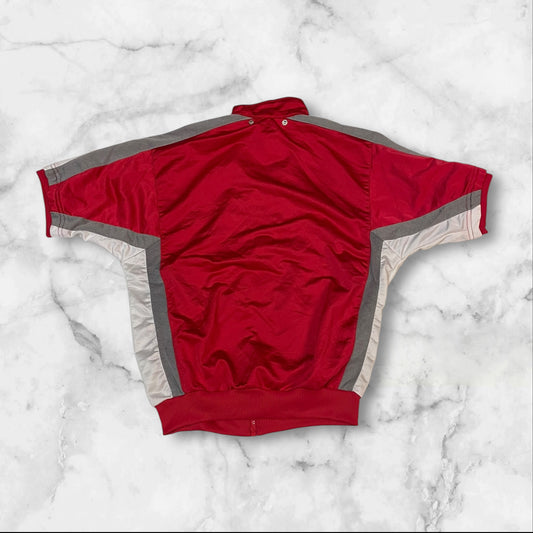 Entdecke unsere Vintage Track Pants von Nike und anderen Marken, erhältlich bei Valuxery.de - Dein Shop für trendige Vintage - Kleidung. Unsere Track Pants sind aus hochwertigen Materialien und