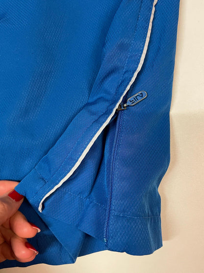 Entdecke unsere Vintage Track Pants von Nike und anderen Marken, erhältlich bei Valuxery.de - Dein Shop für trendige Vintage - Kleidung. Unsere Track Pants sind aus hochwertigen Materialien und