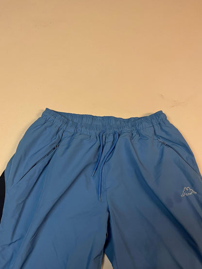 Entdecke unsere Vintage Track Pants von Nike und anderen Marken, erhältlich bei Valuxery.de - Dein Shop für trendige Vintage - Kleidung. Unsere Track Pants sind aus hochwertigen Materialien und