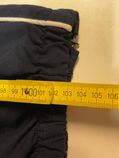 Entdecke unsere Vintage Track Pants von Nike und anderen Marken, erhältlich bei Valuxery.de - Dein Shop für trendige Vintage - Kleidung. Unsere Track Pants sind aus hochwertigen Materialien und