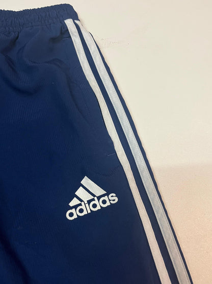 Entdecke unsere Vintage Track Pants von Nike und anderen Marken, erhältlich bei Valuxery.de - Dein Shop für trendige Vintage - Kleidung. Unsere Track Pants sind aus hochwertigen Materialien und