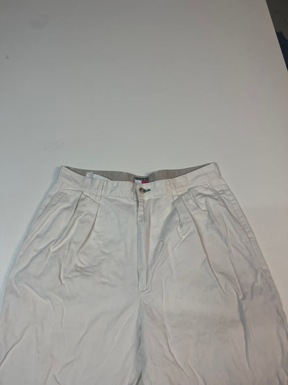 Entdecke unsere Vintage Track Pants von Nike und anderen Marken, erhältlich bei Valuxery.de - Dein Shop für trendige Vintage - Kleidung. Unsere Track Pants sind aus hochwertigen Materialien und