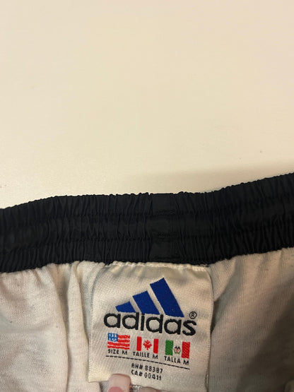 Entdecke unsere Vintage Track Pants von Nike und anderen Marken, erhältlich bei Valuxery.de - Dein Shop für trendige Vintage - Kleidung. Unsere Track Pants sind aus hochwertigen Materialien und