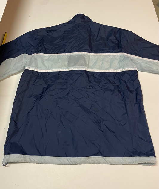 Entdecke unsere Vintage Track Pants von Nike und anderen Marken, erhältlich bei Valuxery.de - Dein Shop für trendige Vintage - Kleidung. Unsere Track Pants sind aus hochwertigen Materialien und