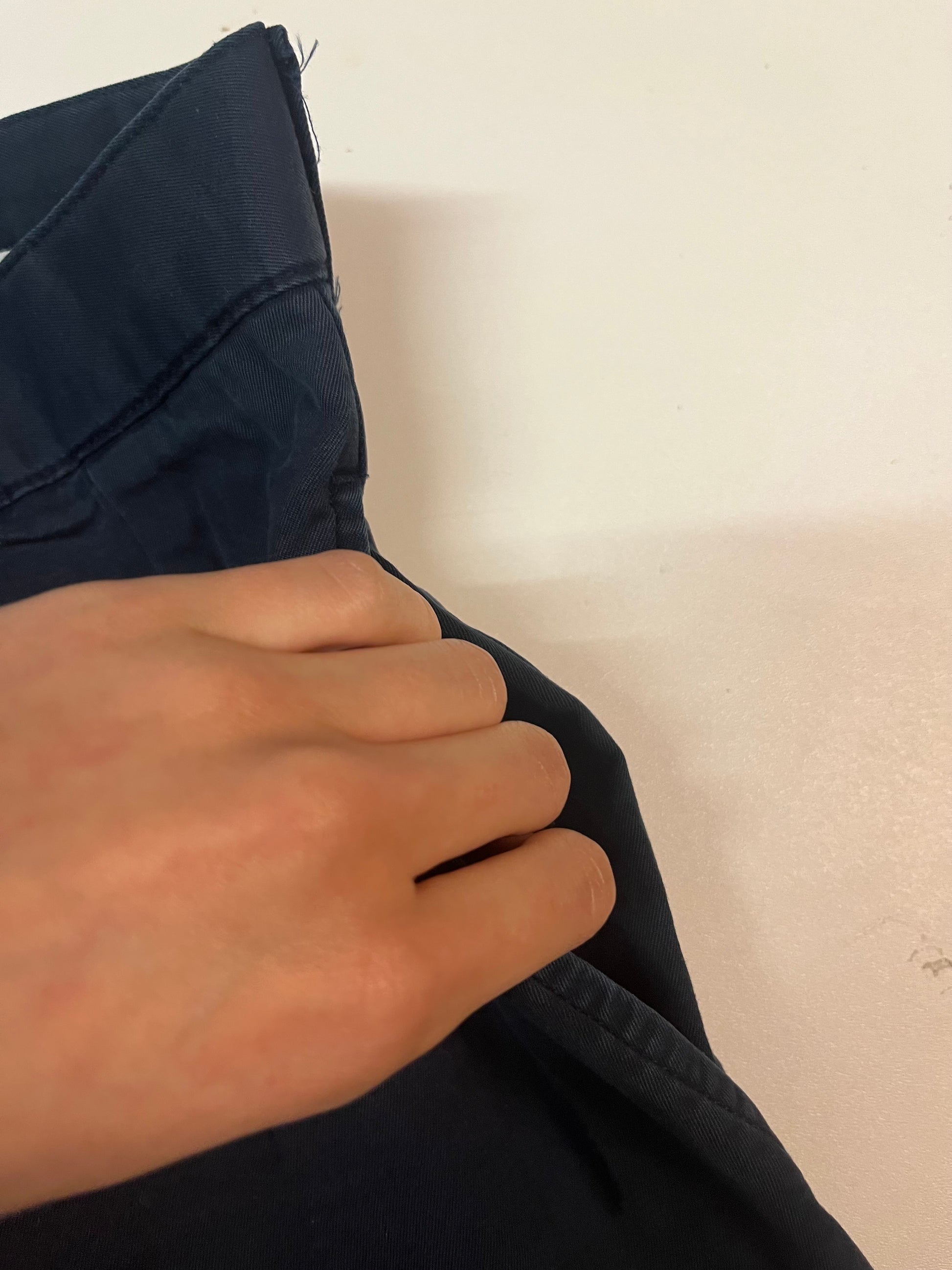 Entdecke unsere Vintage Track Pants von Nike und anderen Marken, erhältlich bei Valuxery.de - Dein Shop für trendige Vintage - Kleidung. Unsere Track Pants sind aus hochwertigen Materialien und