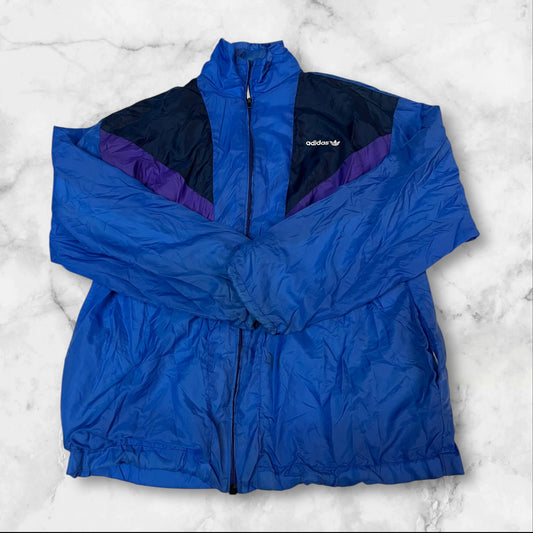 Entdecke unsere Vintage Track Pants von Nike und anderen Marken, erhältlich bei Valuxery.de - Dein Shop für trendige Vintage - Kleidung. Unsere Track Pants sind aus hochwertigen Materialien und