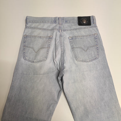 Entdecke unsere Vintage Track Pants von Nike und anderen Marken, erhältlich bei Valuxery.de - Dein Shop für trendige Vintage - Kleidung. Unsere Track Pants sind aus hochwertigen Materialien und