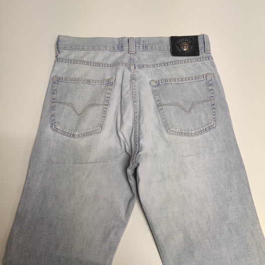 Entdecke unsere Vintage Track Pants von Nike und anderen Marken, erhältlich bei Valuxery.de - Dein Shop für trendige Vintage - Kleidung. Unsere Track Pants sind aus hochwertigen Materialien und