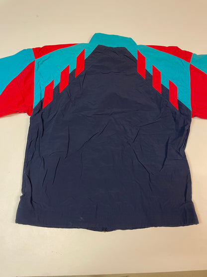 Entdecke unsere Vintage Track Pants von Nike und anderen Marken, erhältlich bei Valuxery.de - Dein Shop für trendige Vintage - Kleidung. Unsere Track Pants sind aus hochwertigen Materialien und