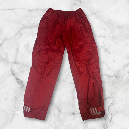 Entdecke unsere Vintage Track Pants von Nike und anderen Marken, erhältlich bei Valuxery.de - Dein Shop für trendige Vintage - Kleidung. Unsere Track Pants sind aus hochwertigen Materialien und