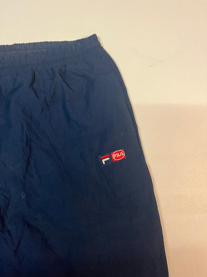 Entdecke unsere Vintage Track Pants von Nike und anderen Marken, erhältlich bei Valuxery.de - Dein Shop für trendige Vintage - Kleidung. Unsere Track Pants sind aus hochwertigen Materialien und