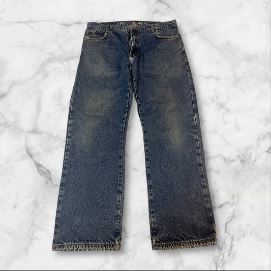Entdecke unsere Vintage Track Pants von Nike und anderen Marken, erhältlich bei Valuxery.de - Dein Shop für trendige Vintage - Kleidung. Unsere Track Pants sind aus hochwertigen Materialien und