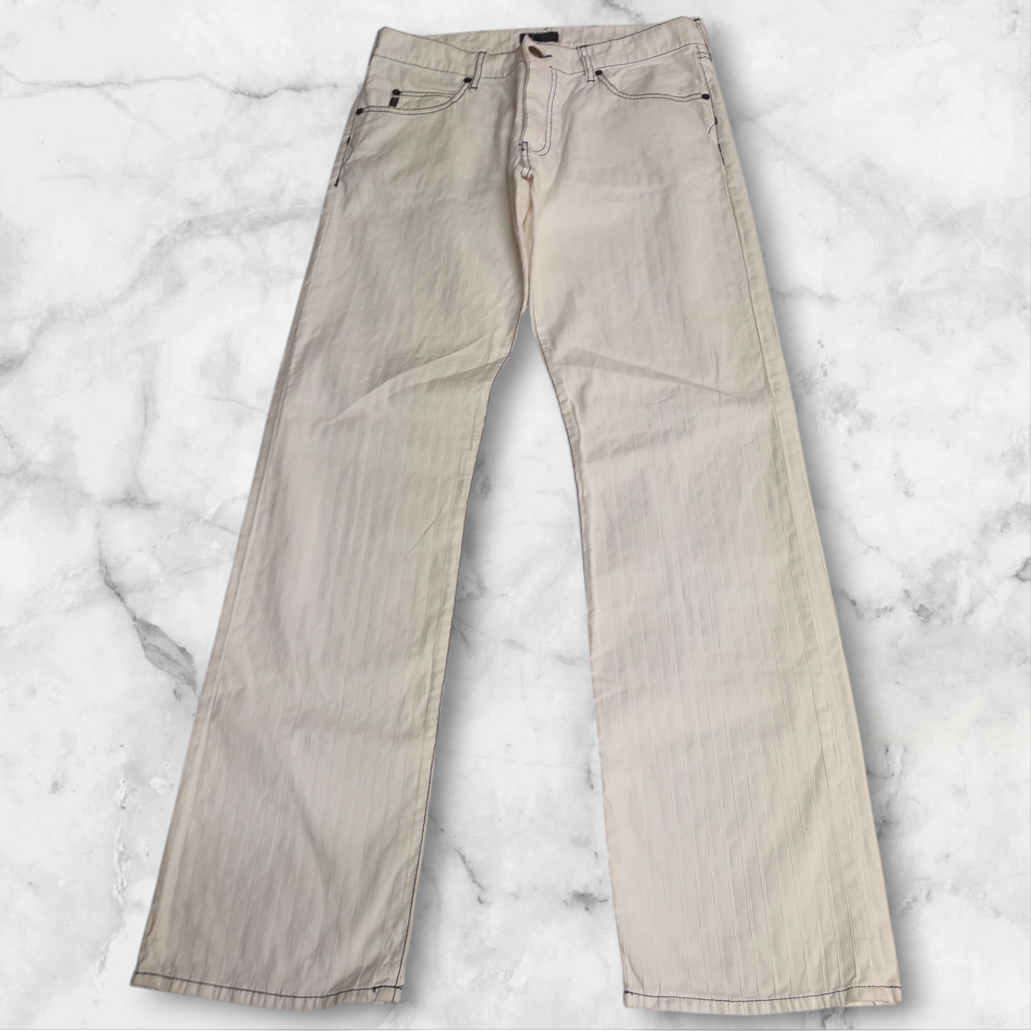 Entdecke unsere Vintage Track Pants von Nike und anderen Marken, erhältlich bei Valuxery.de - Dein Shop für trendige Vintage - Kleidung. Unsere Track Pants sind aus hochwertigen Materialien und