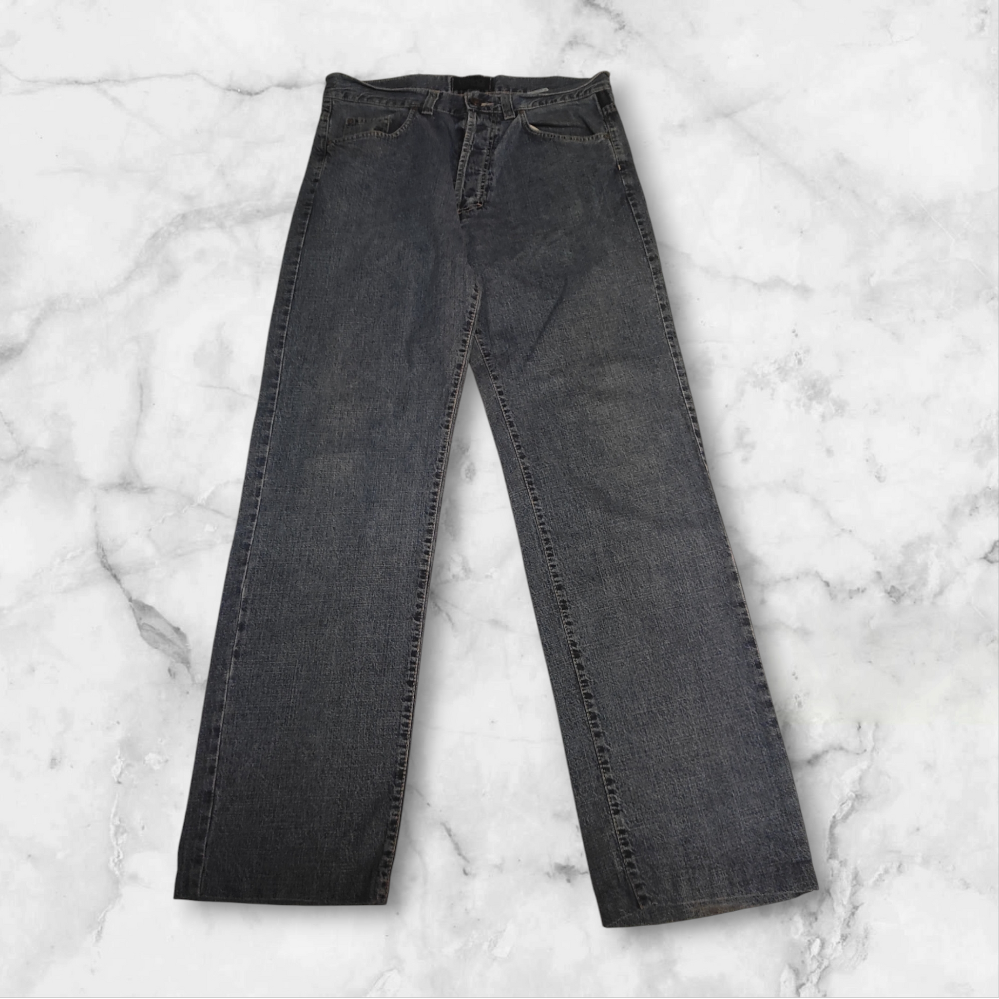 Entdecke unsere Vintage Track Pants von Nike und anderen Marken, erhältlich bei Valuxery.de - Dein Shop für trendige Vintage - Kleidung. Unsere Track Pants sind aus hochwertigen Materialien und