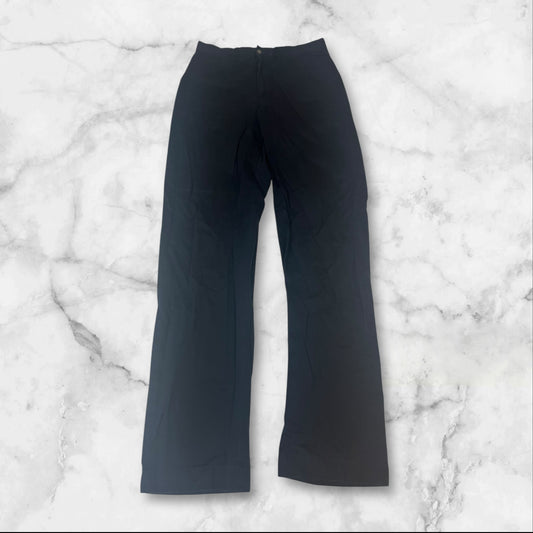 Entdecke unsere Vintage Track Pants von Nike und anderen Marken, erhältlich bei Valuxery.de - Dein Shop für trendige Vintage - Kleidung. Unsere Track Pants sind aus hochwertigen Materialien und