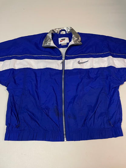 Entdecke unsere Vintage Track Pants von Nike und anderen Marken, erhältlich bei Valuxery.de - Dein Shop für trendige Vintage - Kleidung. Unsere Track Pants sind aus hochwertigen Materialien und