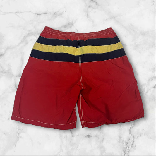 Entdecke unsere Vintage Track Pants von Nike und anderen Marken, erhältlich bei Valuxery.de - Dein Shop für trendige Vintage - Kleidung. Unsere Track Pants sind aus hochwertigen Materialien und