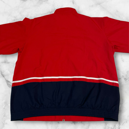 Entdecke unsere Vintage Track Pants von Nike und anderen Marken, erhältlich bei Valuxery.de - Dein Shop für trendige Vintage - Kleidung. Unsere Track Pants sind aus hochwertigen Materialien und