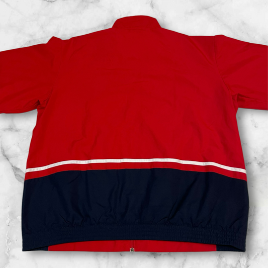 Entdecke unsere Vintage Track Pants von Nike und anderen Marken, erhältlich bei Valuxery.de - Dein Shop für trendige Vintage - Kleidung. Unsere Track Pants sind aus hochwertigen Materialien und