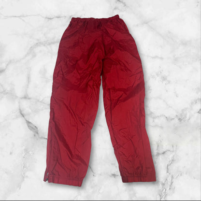 Entdecke unsere Vintage Track Pants von Nike und anderen Marken, erhältlich bei Valuxery.de - Dein Shop für trendige Vintage - Kleidung. Unsere Track Pants sind aus hochwertigen Materialien und