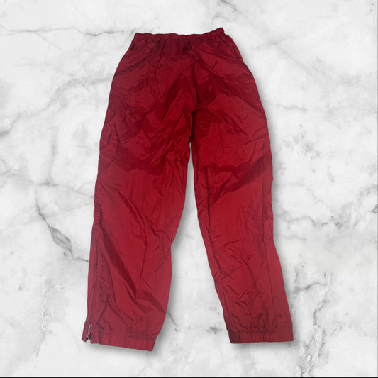 Entdecke unsere Vintage Track Pants von Nike und anderen Marken, erhältlich bei Valuxery.de - Dein Shop für trendige Vintage - Kleidung. Unsere Track Pants sind aus hochwertigen Materialien und